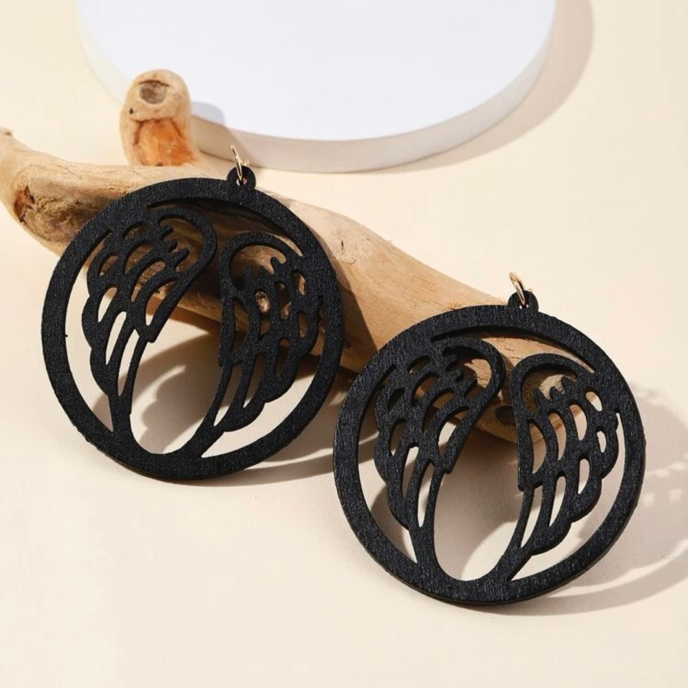 ❤️Black Round Wing Wood Drop Earrings